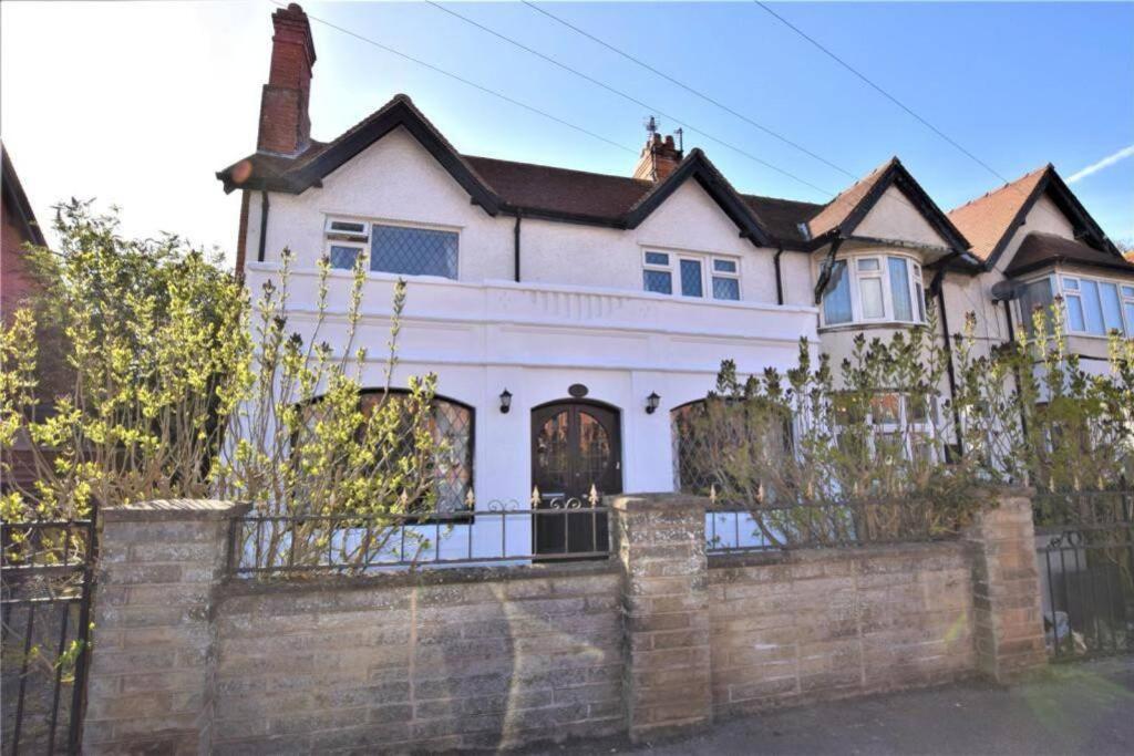 Tudor House, Central Skegness Exterior photo